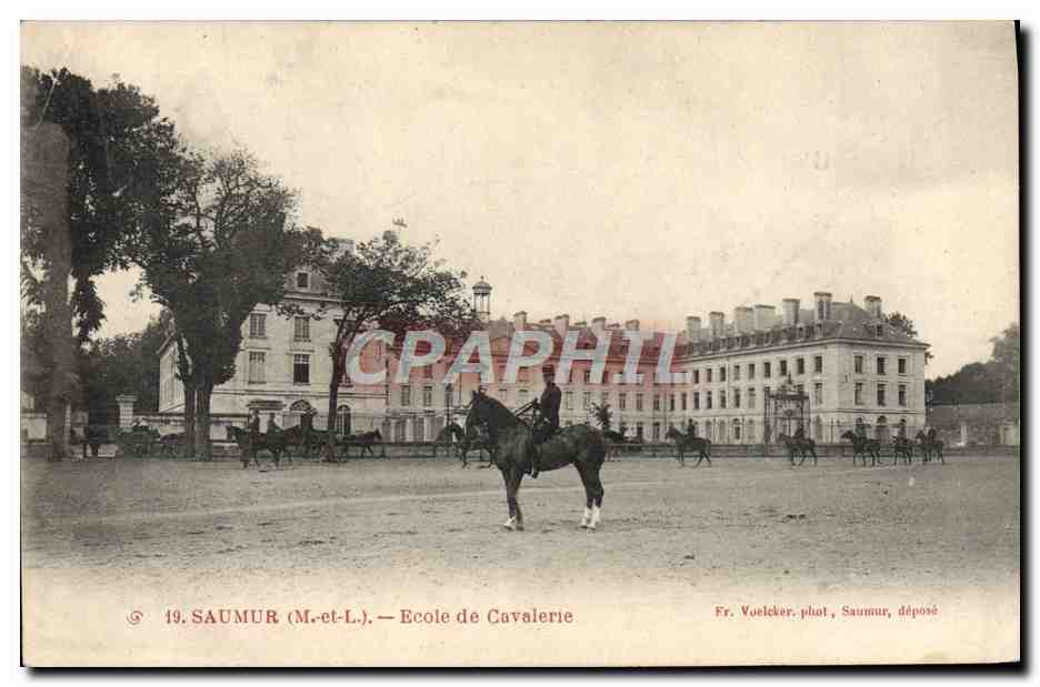 Saumur (M.-et-L.) — École de Cavalerie — Fr. Voeleker, phot. Saumur, déposé
