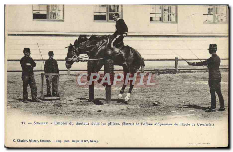 CPA Cheval Equitation Hippisme Saumur Emploi du sauteur dans les piliers 