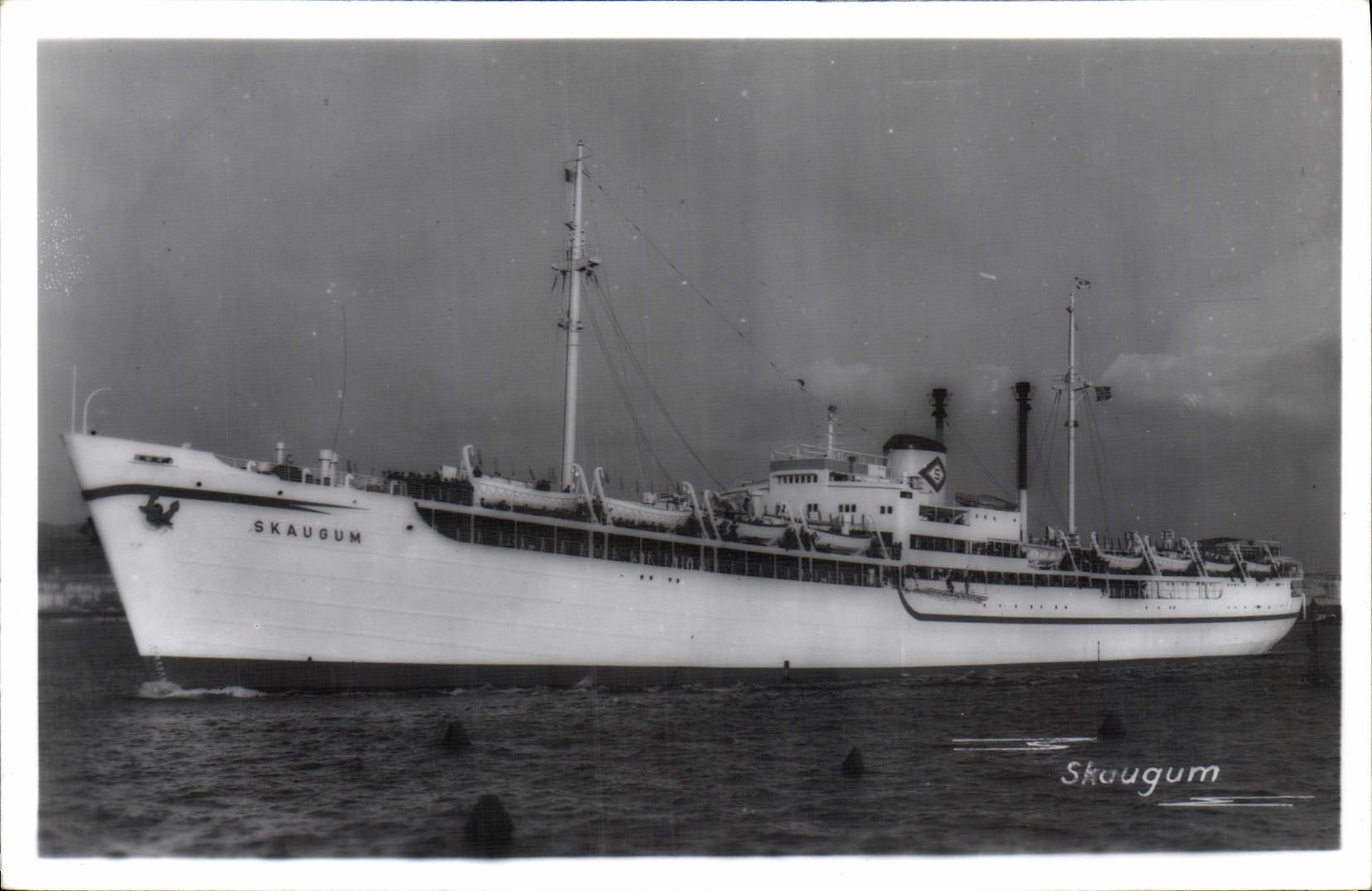 Le navire Skaugum — photo de bateau à vapeur — CPAPHIL