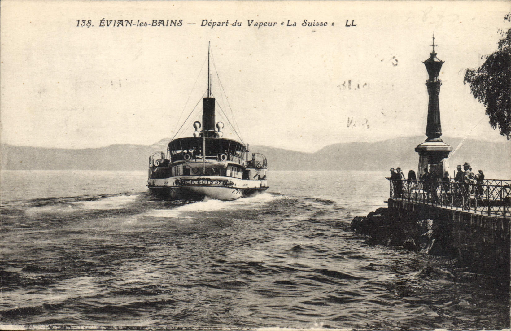 ÉVIAN-les-BAINS — Départ du Vapeur « La Suisse » — LL