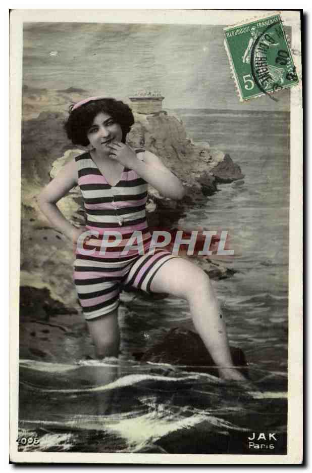 CPA Maillots de bains Femme 