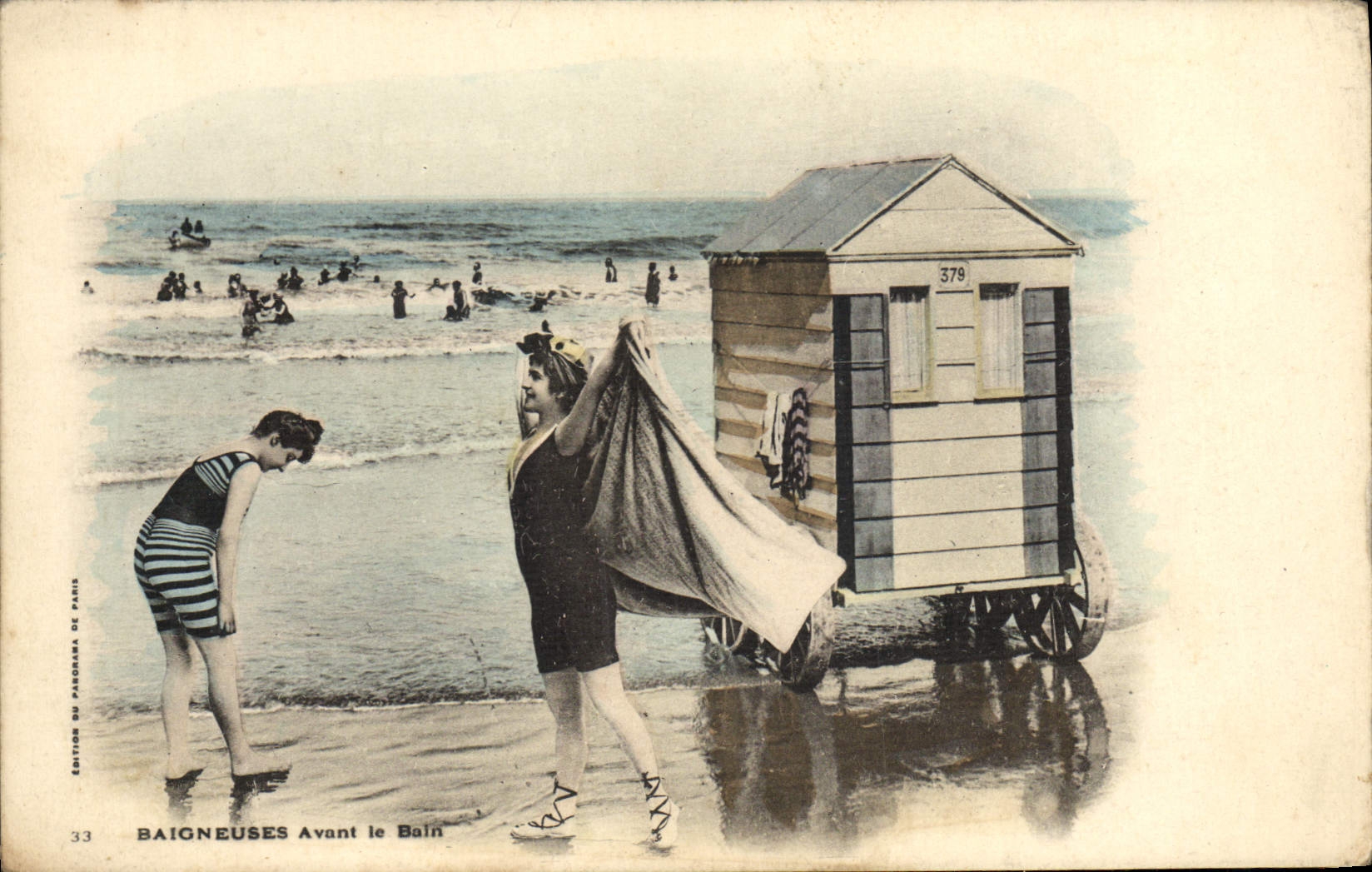 CPA Maillots de bains Femmes Baigneuses avant le bain 