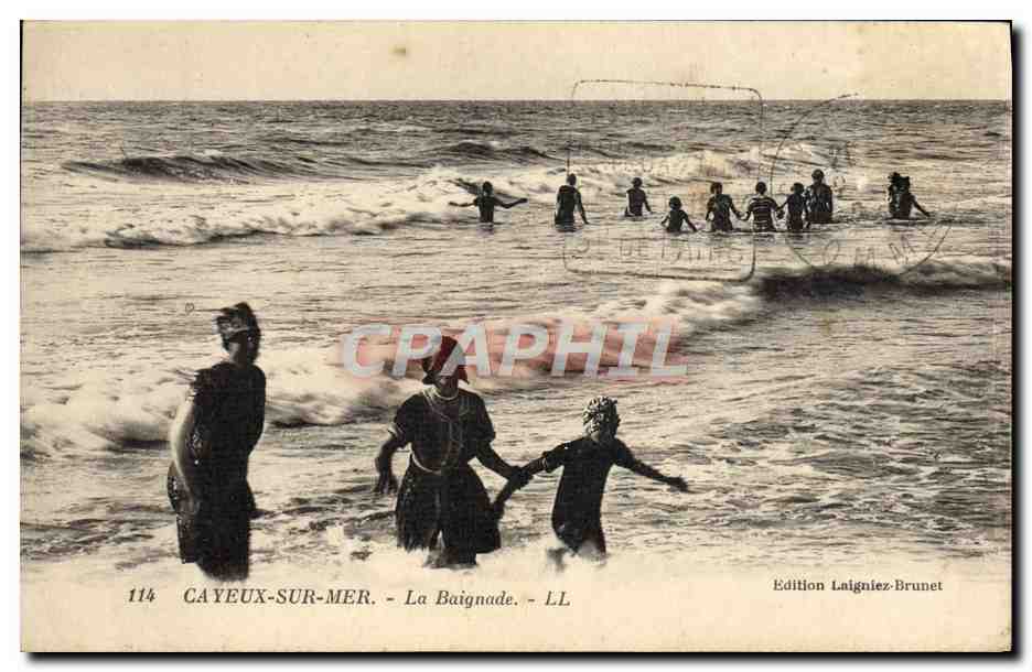 CPA Maillots de bains Femmes Cayeux sur mer la baignade 