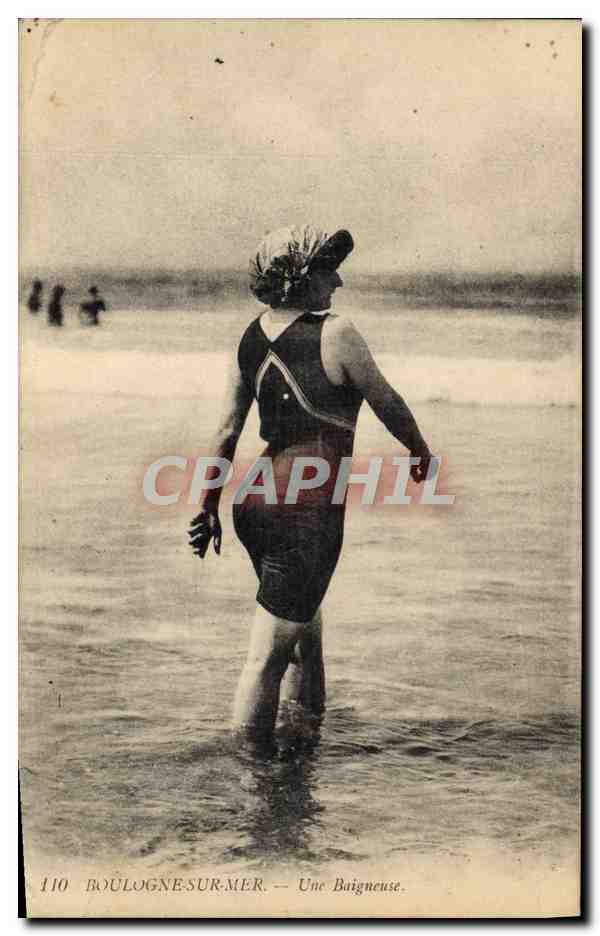 CPA Maillots de bains Femme Boulogne sur mer Une baigneuse 