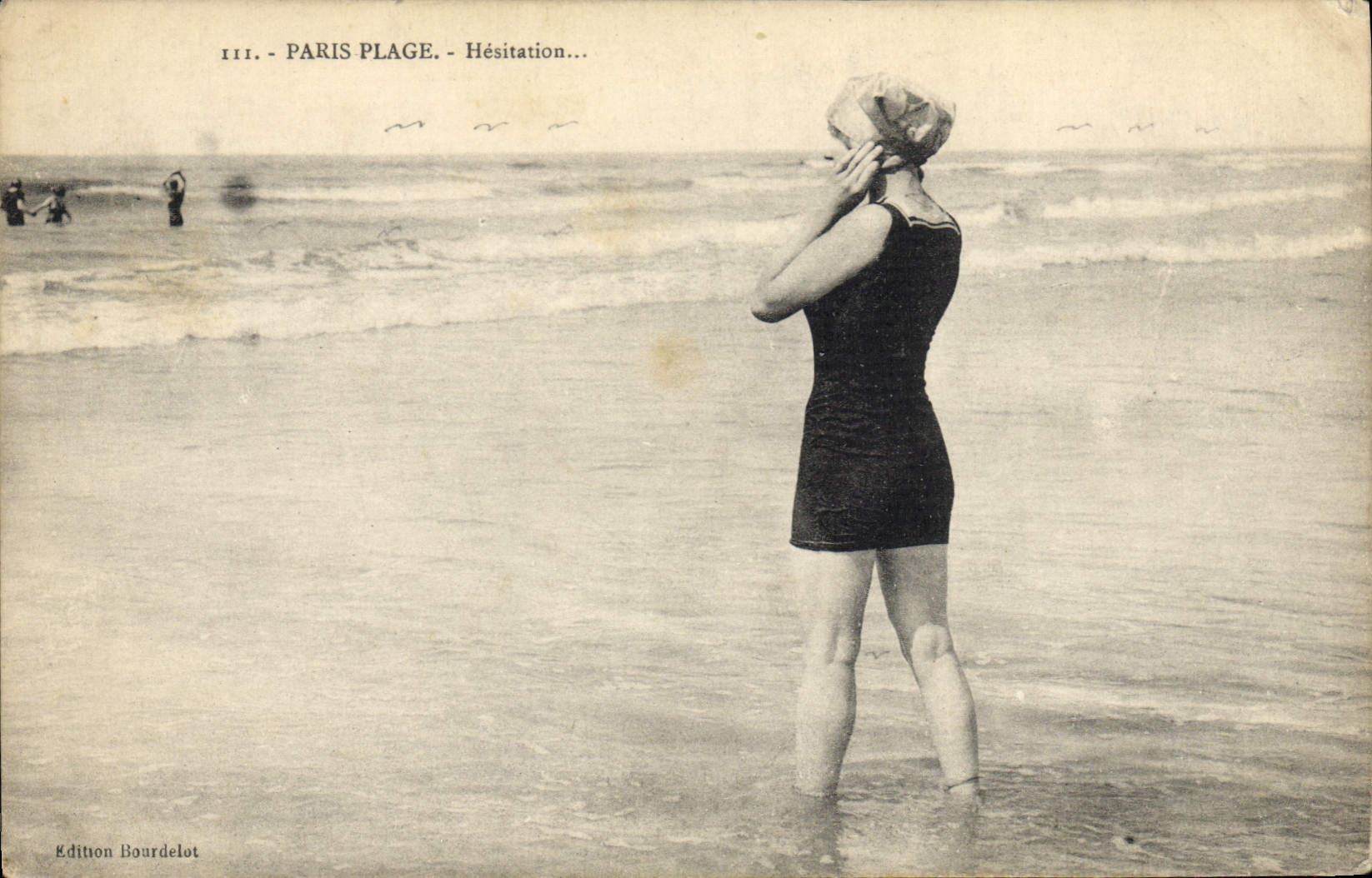 CPA Maillots de bains Femme Paris Plage 
