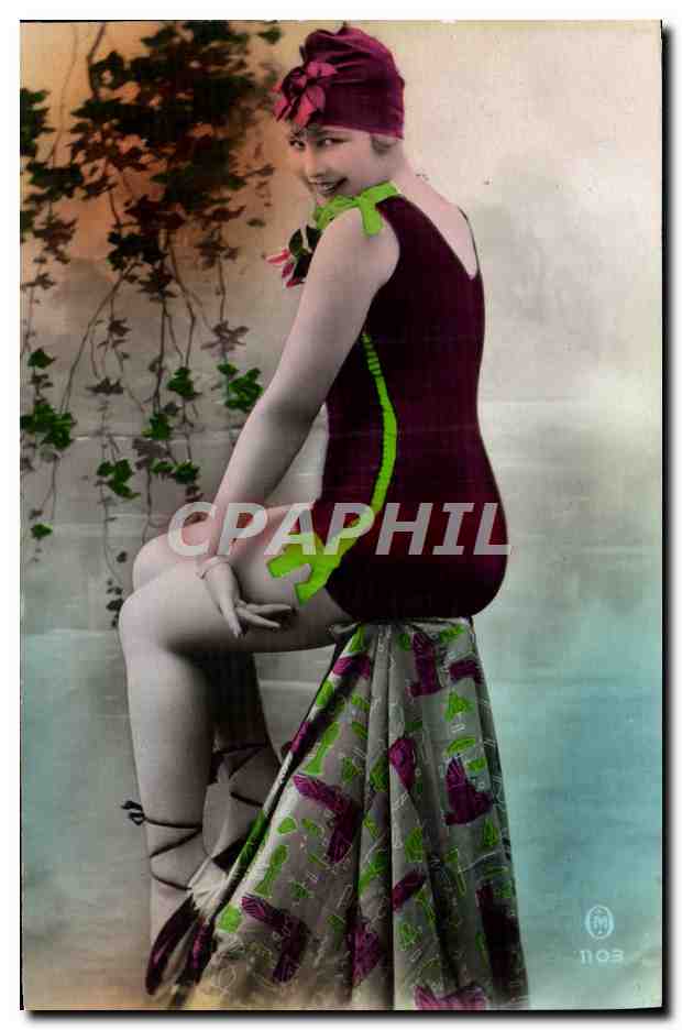 CPA Maillots de bains Femme 