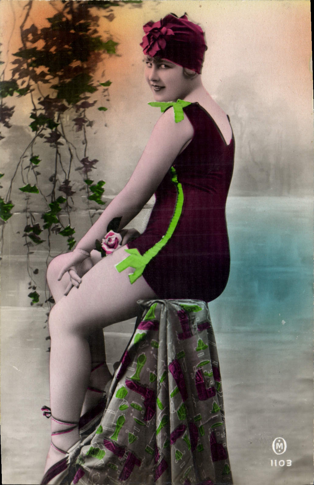 CPA Maillots de bains Femme 