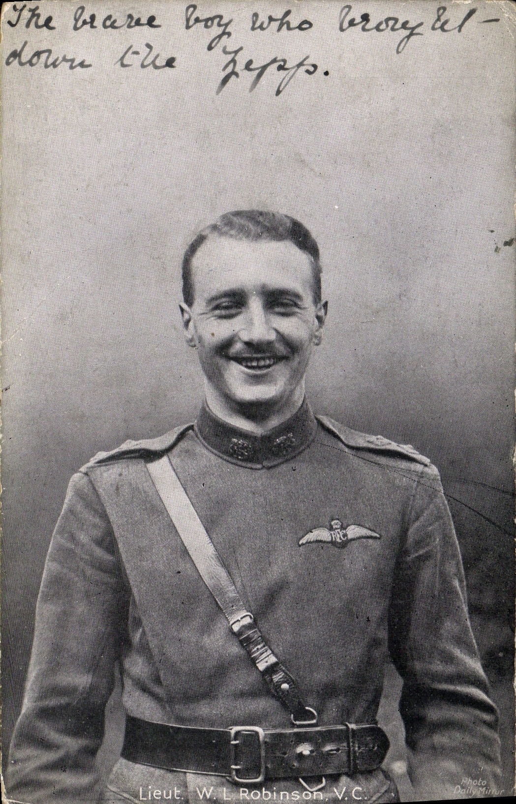 CPA Militaria Liet WL Robinson 