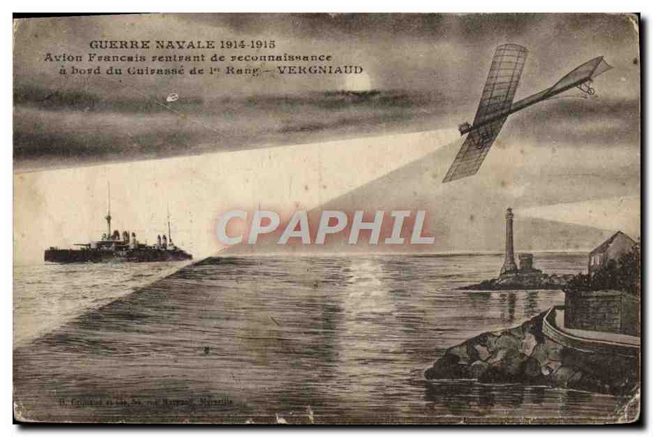 CPA Militaria Guerre navale Avion francais rentrant de reconnaissance a bord du cuirasse de 1er rang Vergniaud