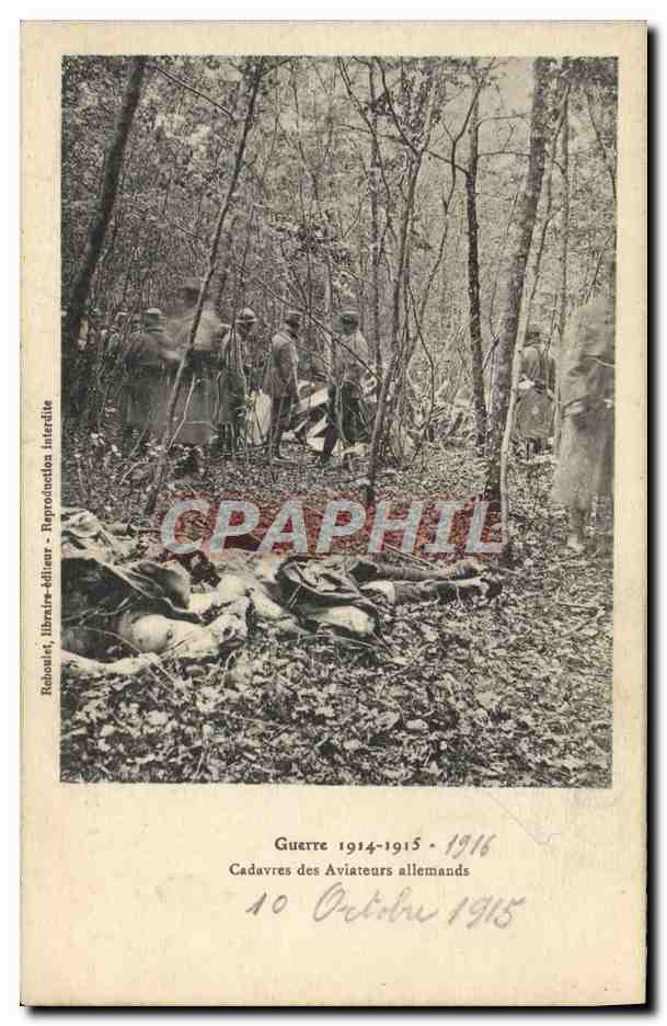 CPA Militaria Cadavres des aviateurs allemands 
