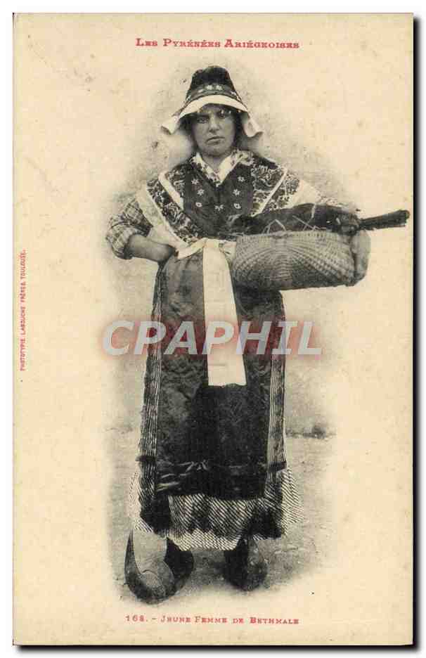 CPA Folklore Pyrenees Ariegeoises Jeune femme de Bethmale