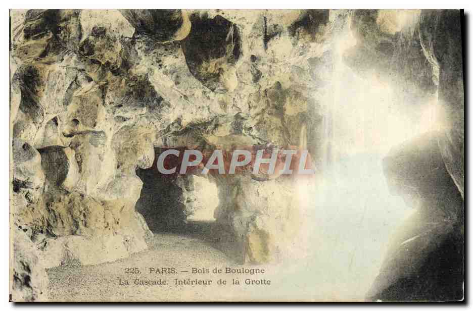 CPA Paris La Cascade Interieur de la grotte Bois De Boulogne