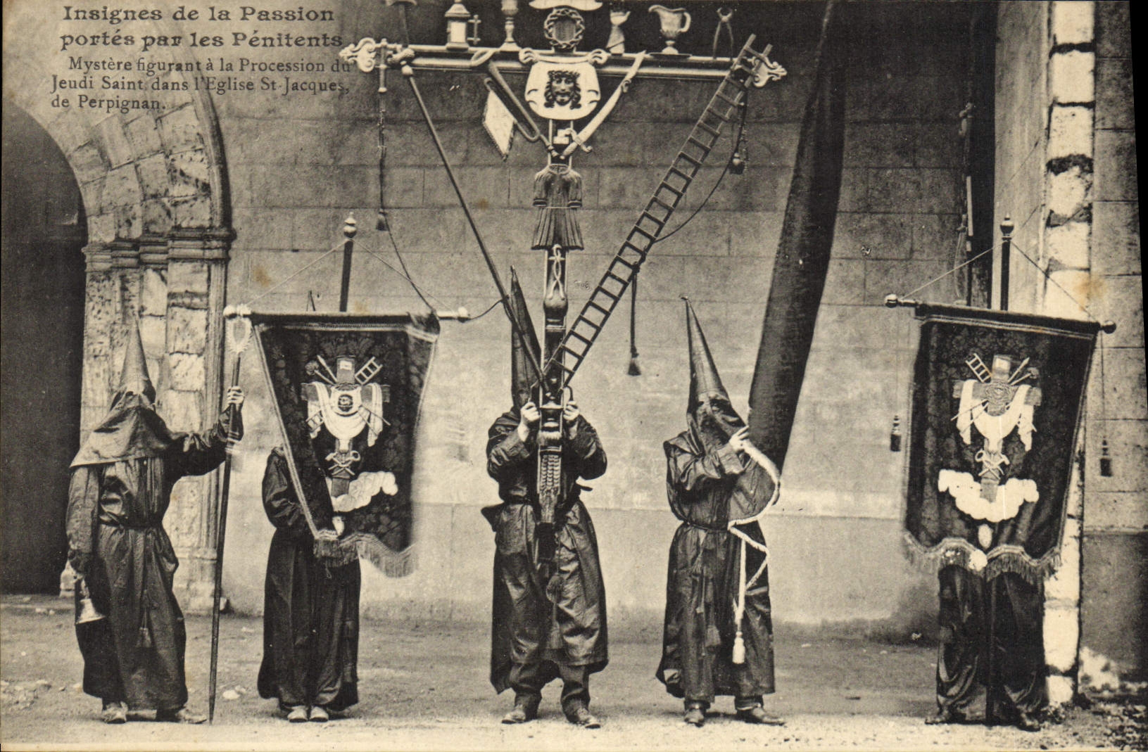 Insignes de la Passion portés par les Pénitents — Mystère figurant à la Procession du Jeudi Saint dans l'Église St-Jacques de Perpignan