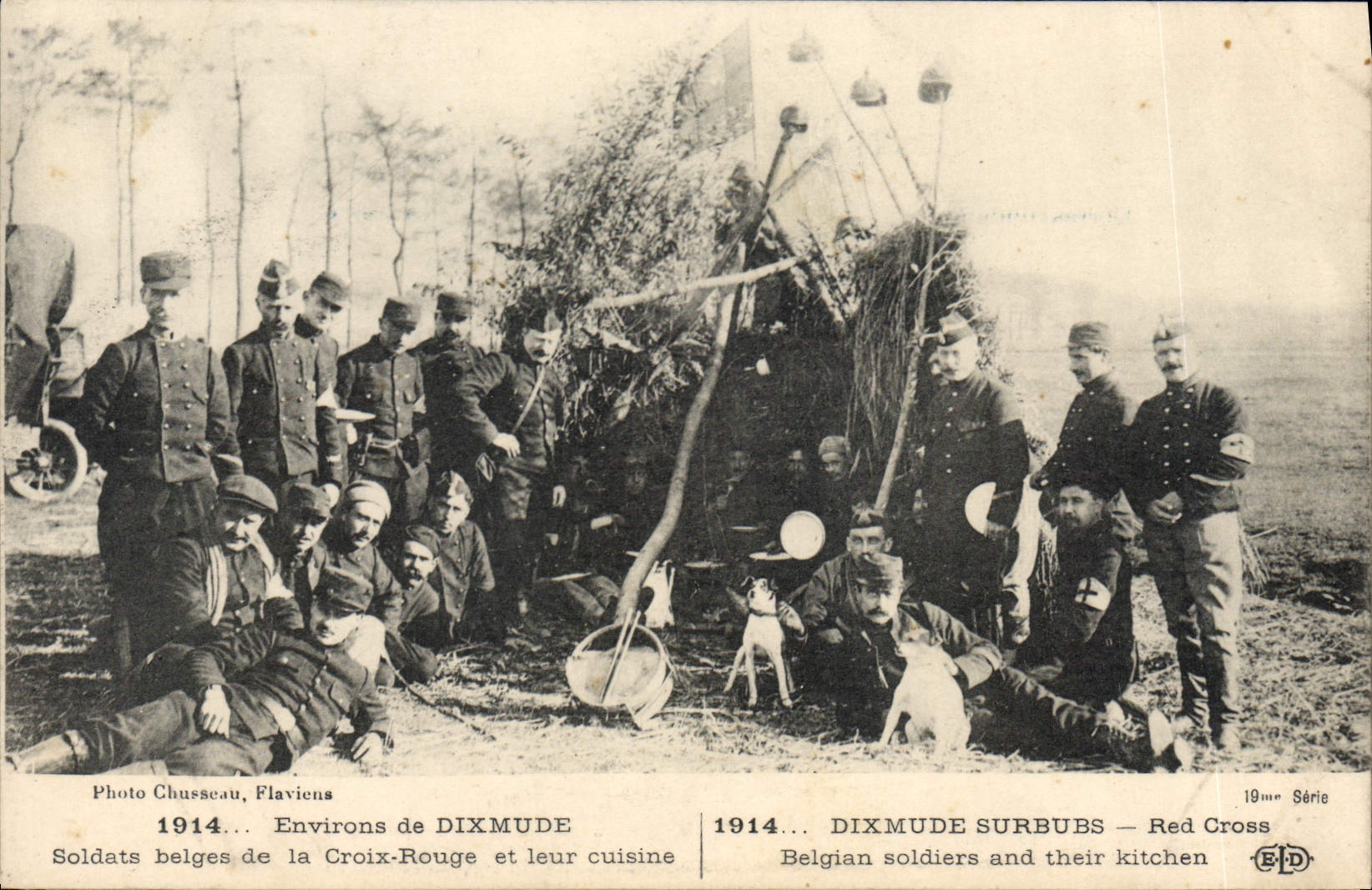 Soldats belges de la Croix-Rouge et leur cuisine — Environ de DIXMUDE — Photo Chusseau, Flavien, 19me Série