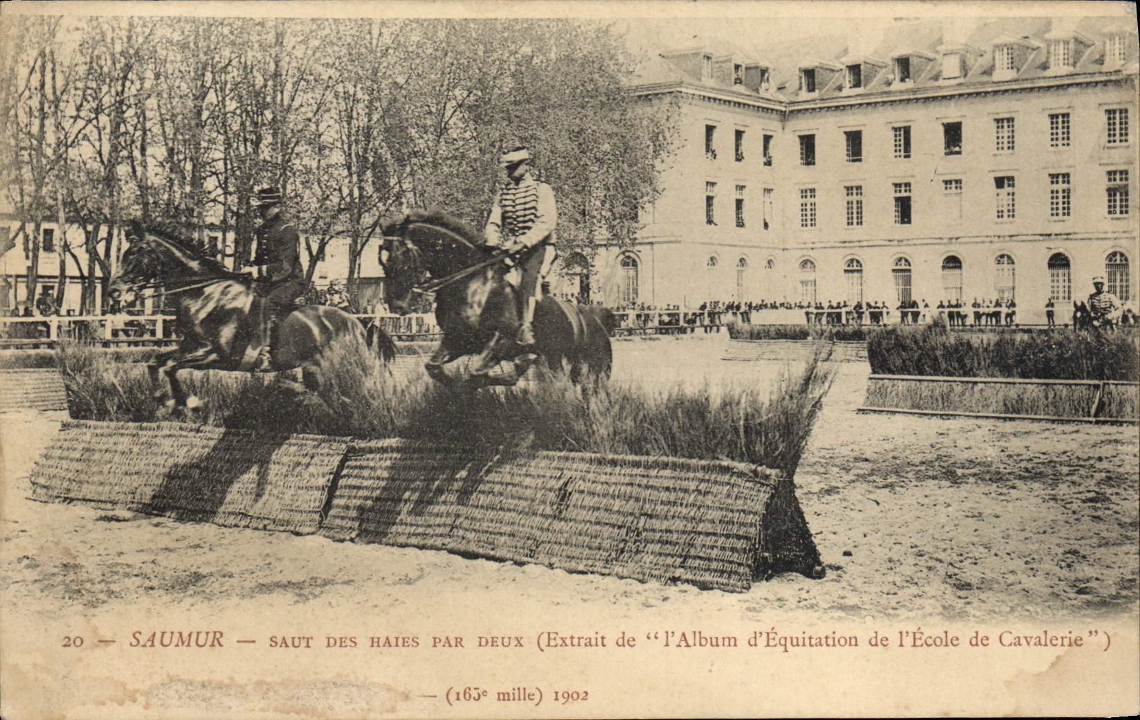 CPA Cheval Hippisme Saumur Saut des haies par deux