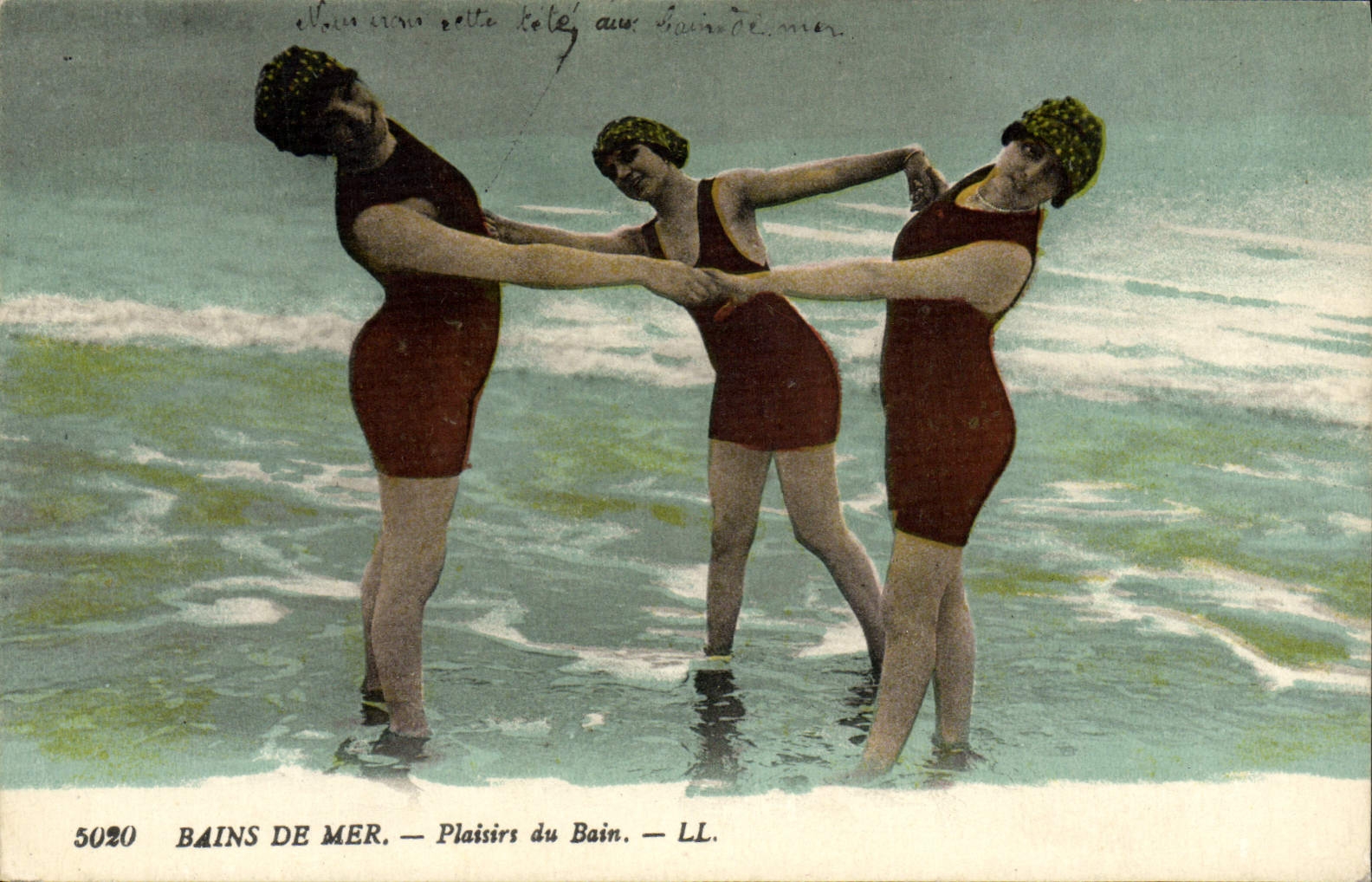 CPA Femme Maillot de Bains de mer Plaisirs du bain 