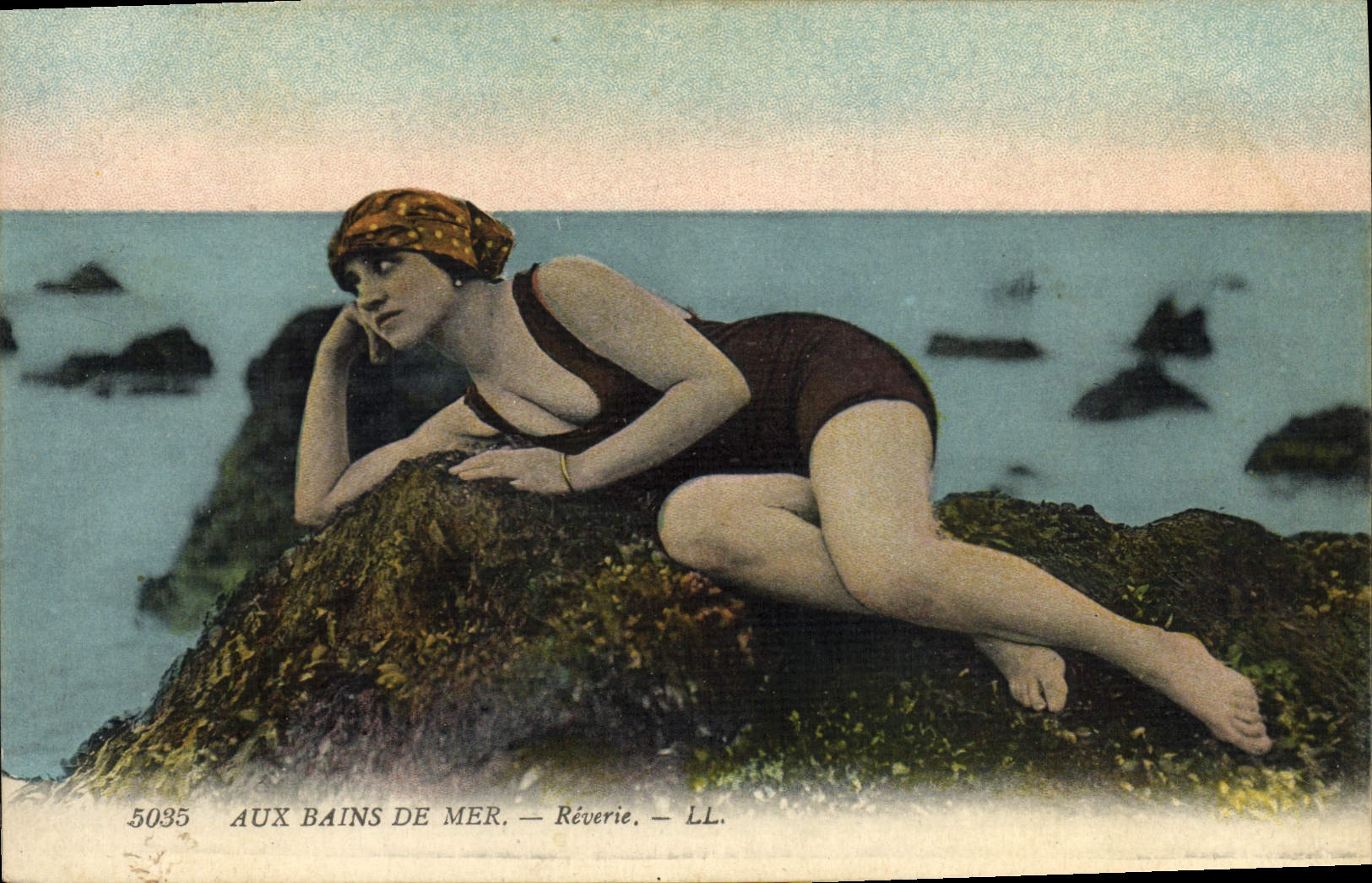 Femme en maillot de bain — Réverie — LL. n° 5095