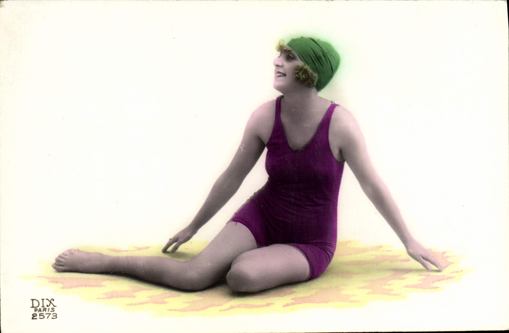 CPA Femme Maillot de Bains 