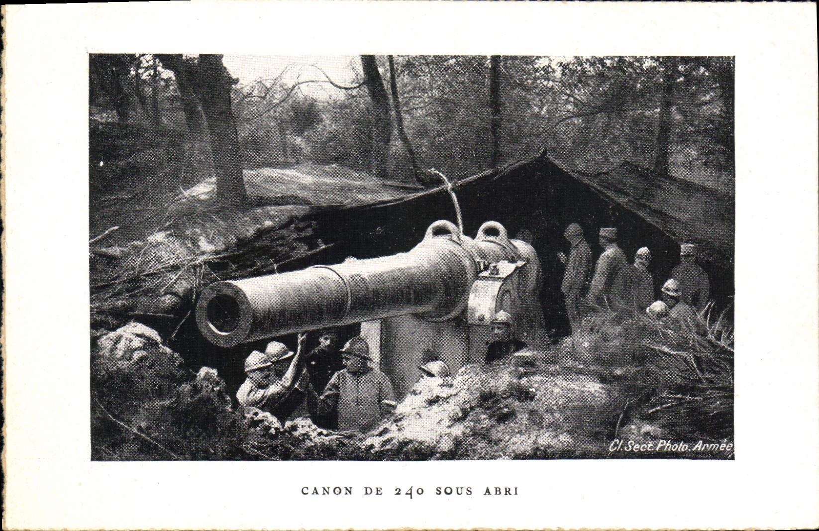 CPA Militaria Canon de 240 sous abri