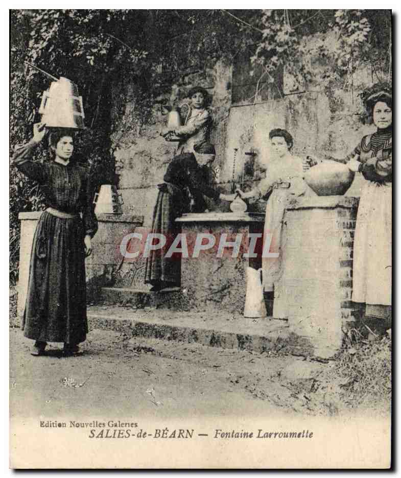 CPA Folklore Salies de Bearn Fontaine Larroumette 