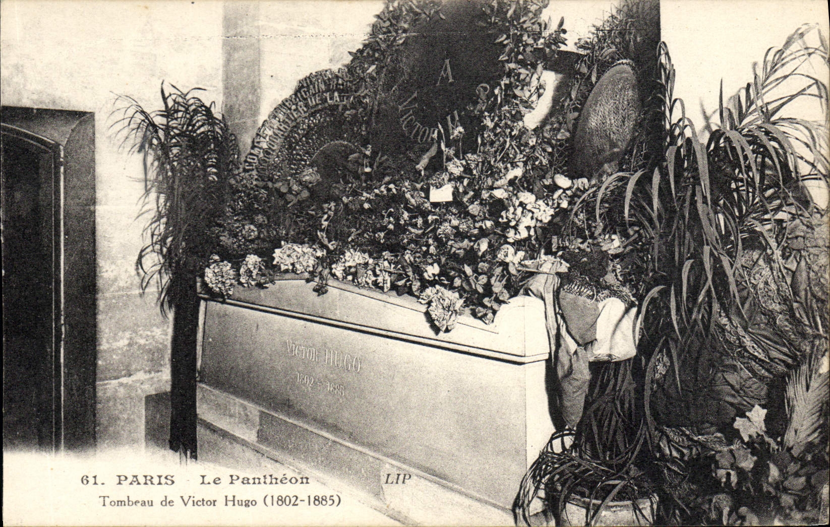 CPA Paris Le Pantheon Tombeau De Victor Hugo