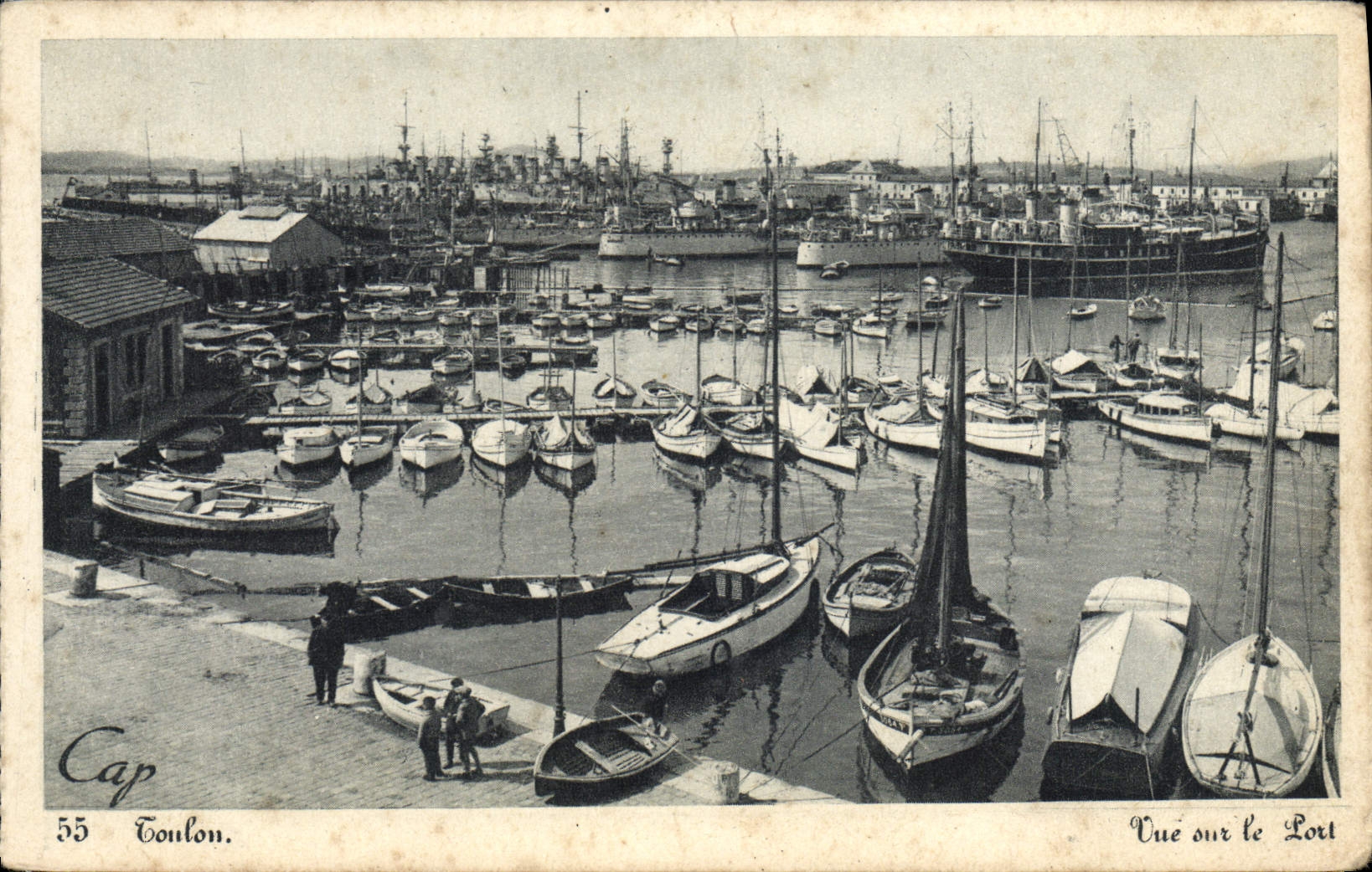 CPA Toulon Vue Sur Le Port Bateaux