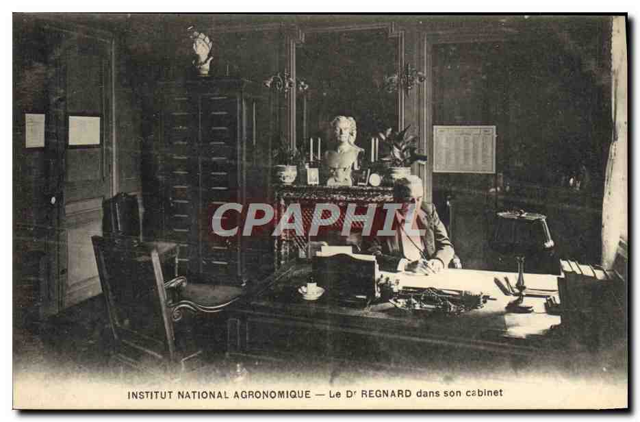 CPA Institut National Agronomique Le Dr Regnard dans son cabinet 