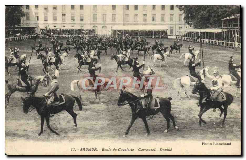 CPA Cheval Hippisme Saumur Ecole de cavalerie Carrousel Double