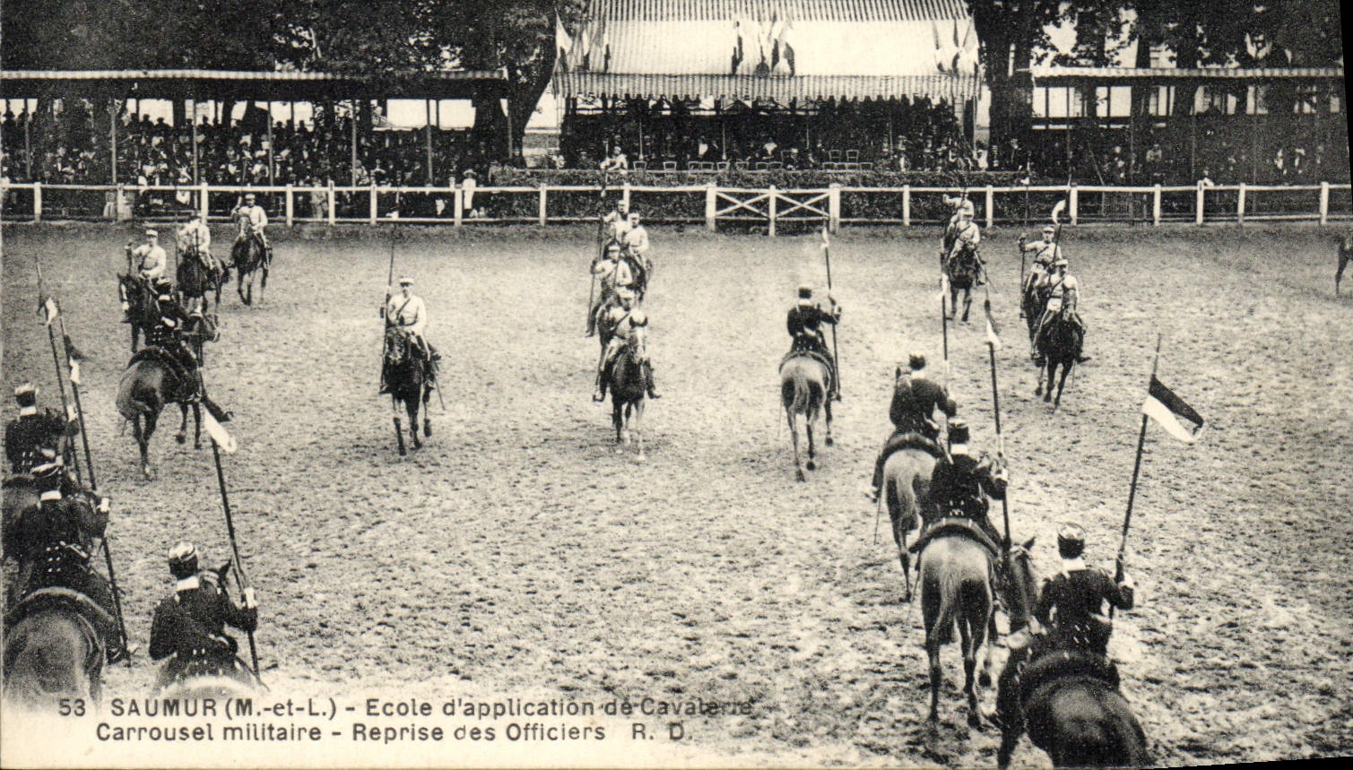 Saumur (M.-et-L.) - Ecole d'application de Cavalerie - Carrousel militaire - Reprise des Officiers R. D.