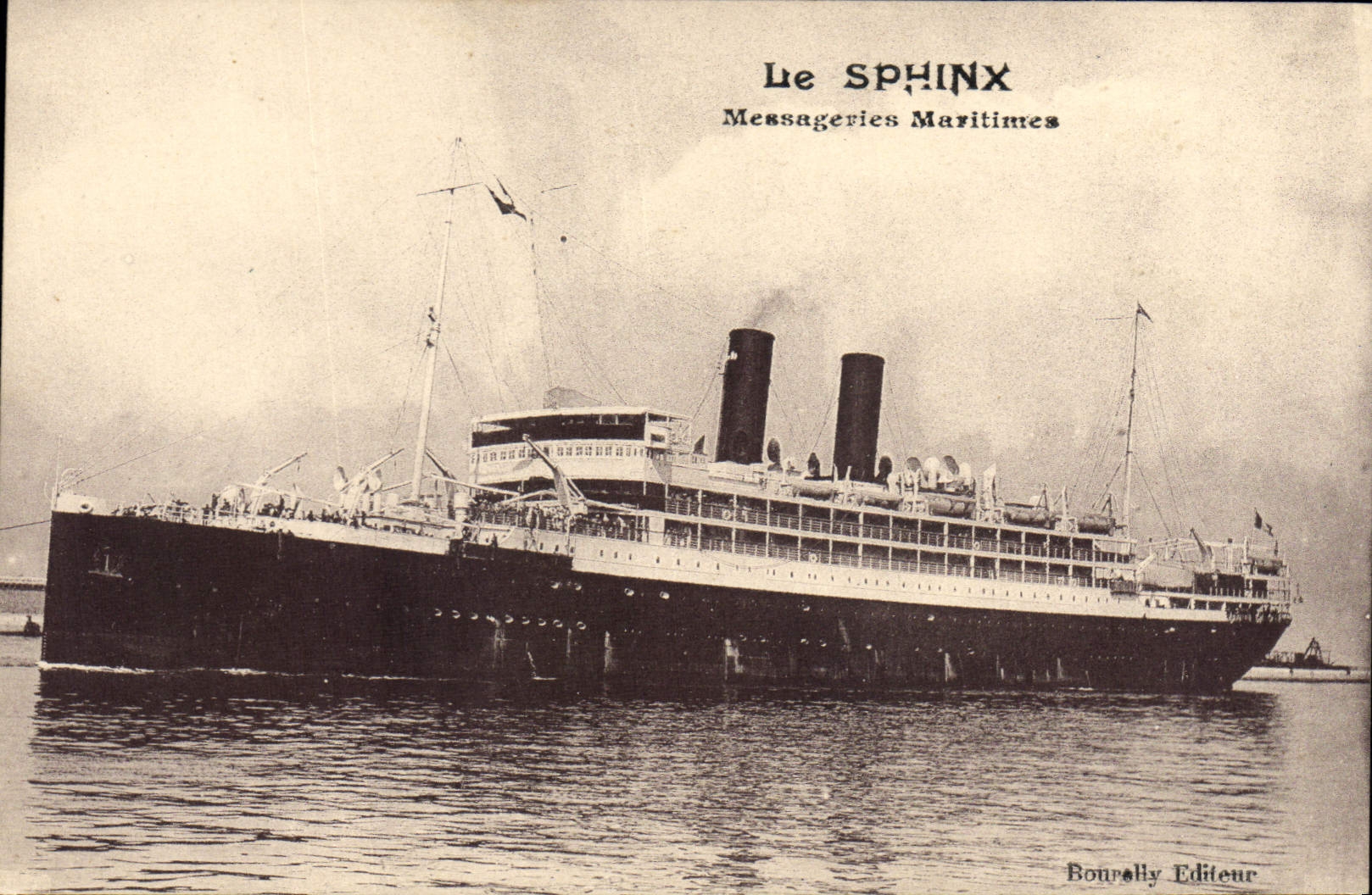 Le SPHINX — paquebot des Messageries Maritimes — éditeur Bouvrelly