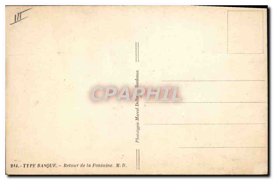 CPA Folklore Femme Type basque Retour de la fontaine — Verso