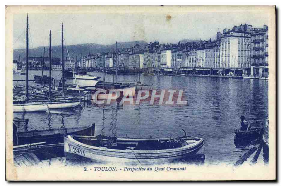 CPA Toulon Perspective du Quai Cronstadt Bateaux
