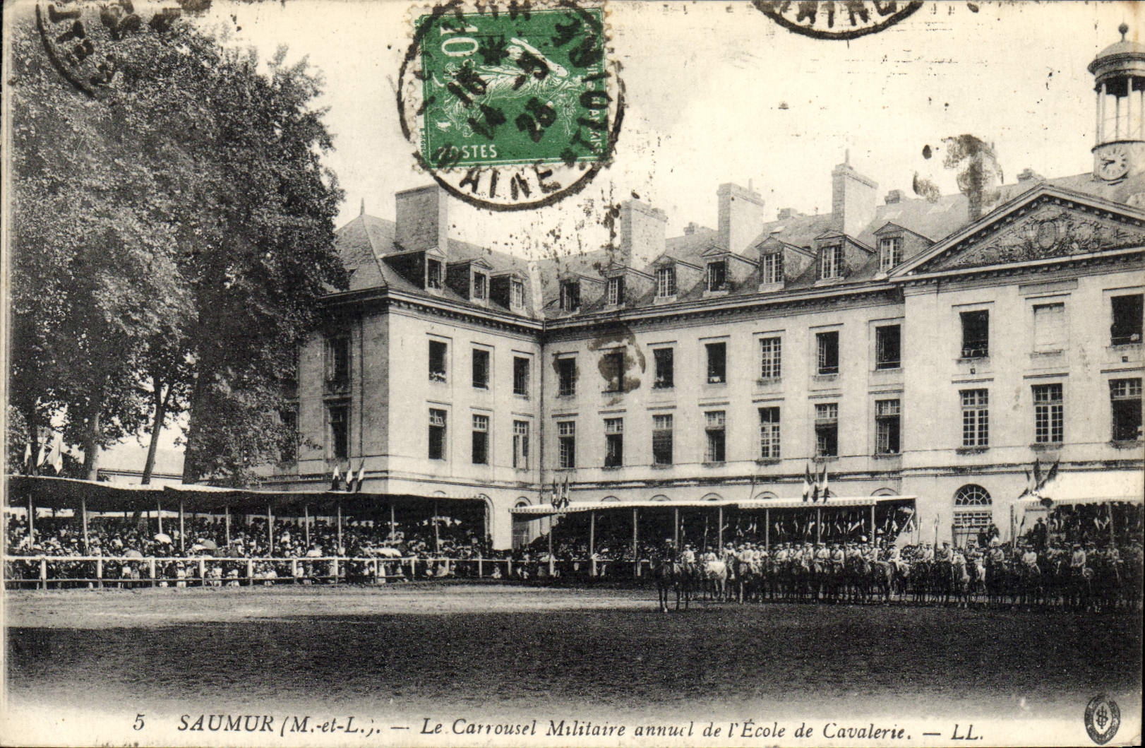 CPA Cheval Hippisme Saumur Le carrousel militaire annuel de l'ecole de cavalerie 