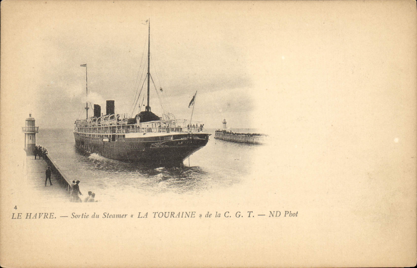 Le Havre — Sortie du Steamer « LA TOURAINE » de la C.G.T. — ND Pbot