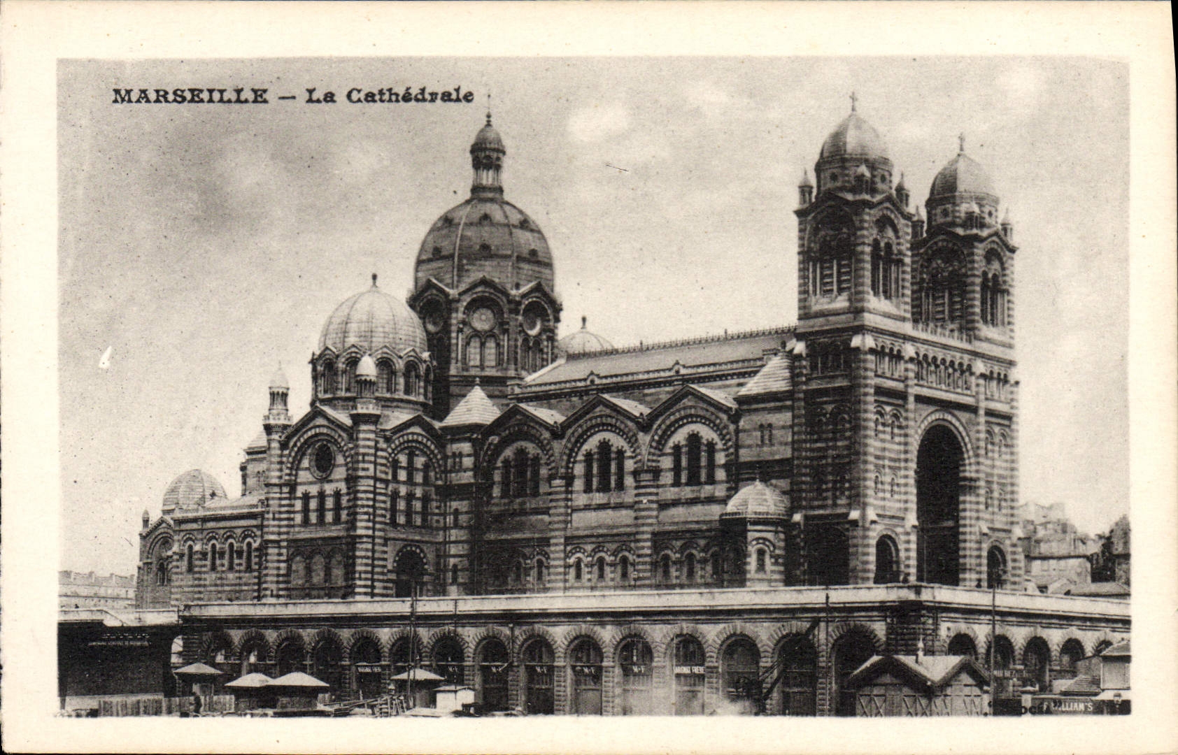 CPA Marseille La Cathedrale 