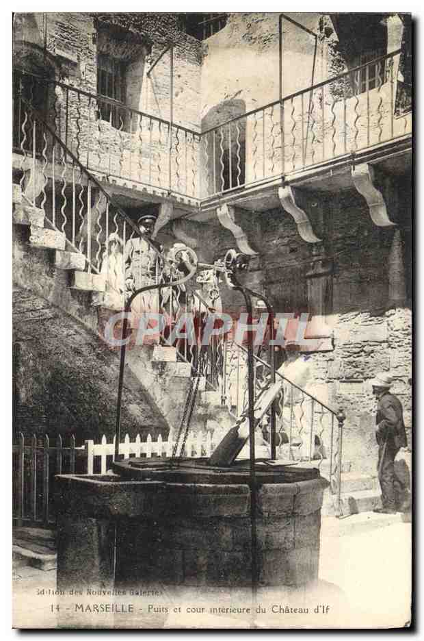 CPA Marseille Puits et Cour Interieure du Chateau d'If