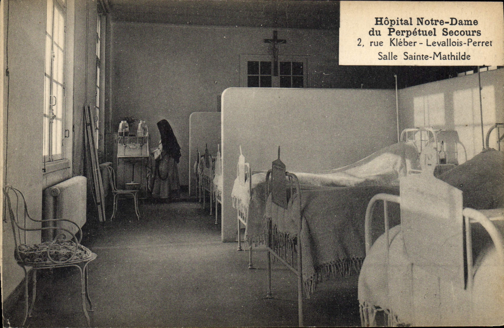 Hôpital Notre-Dame du Perpétuel Secours — Salle Sainte-Mathilde — Phototypie A. Benoît, Neuilly-sur-Marne