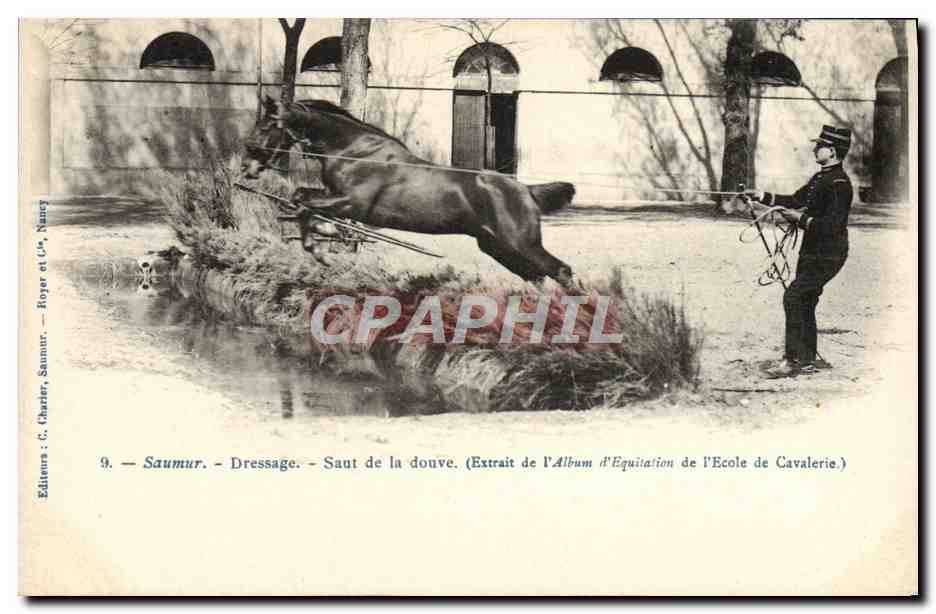CPA Hippisme Cheval Saumur Dressage Saut de la douve 