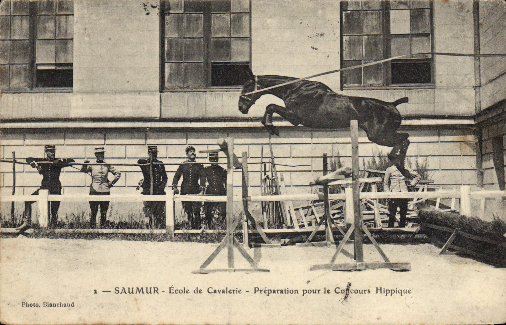 Saumur — École de Cavalerie — Préparation pour le Concours Hippique — Photo Blanchaud