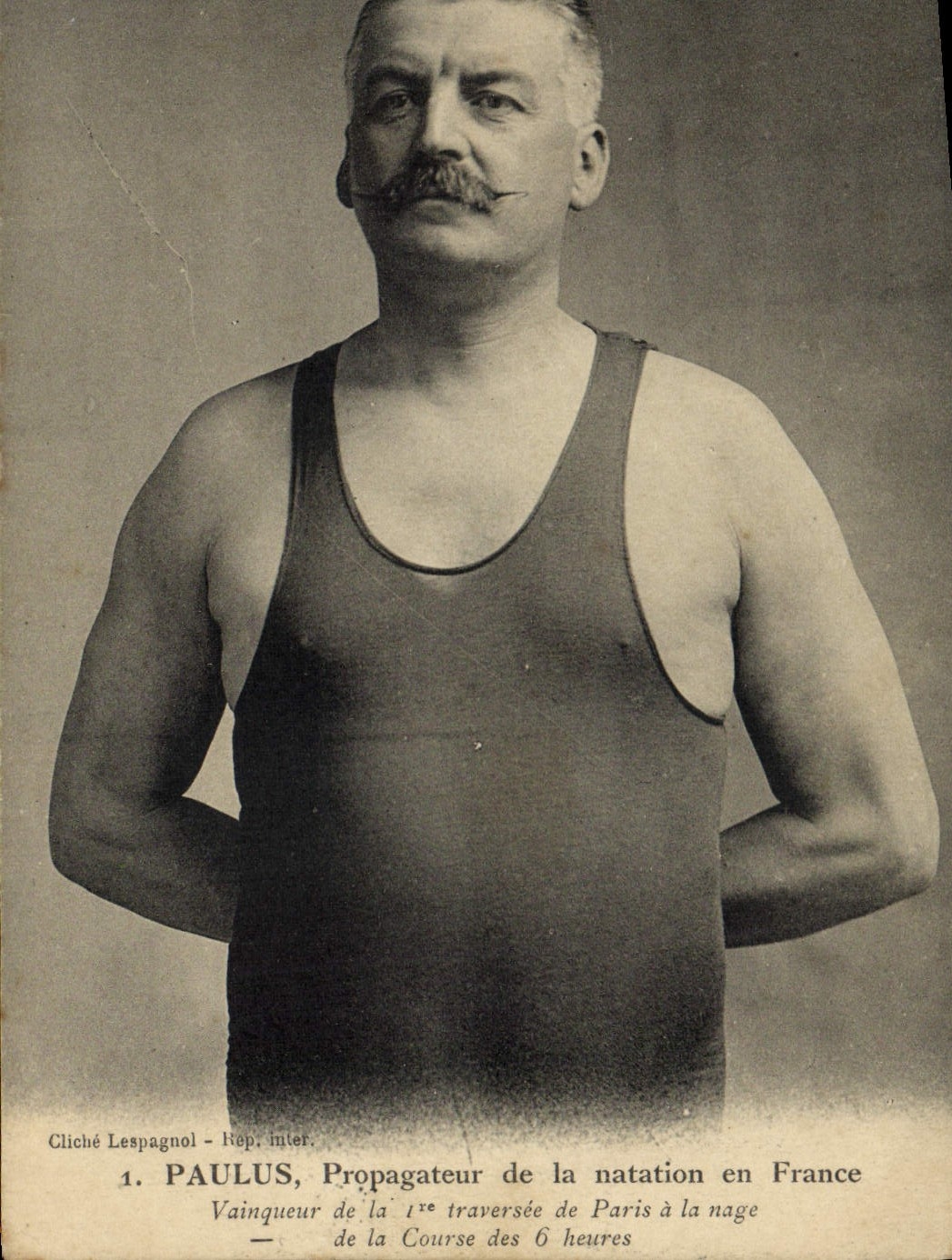 Paulus, propagateur de la natation en France — Vainqueur de la 1ère traversée de Paris à la nage — Cliché Lespagnol, Rep. inter.