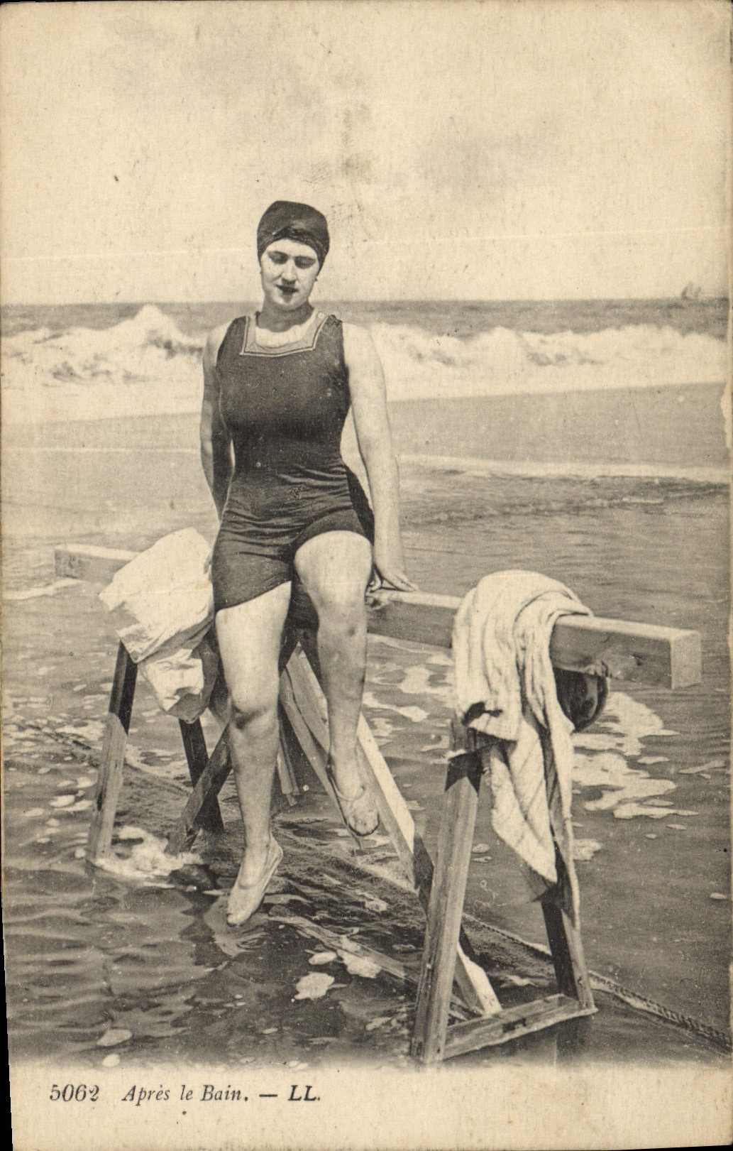 Femme en maillot de bain — Après le Bain — LL. n° 5062