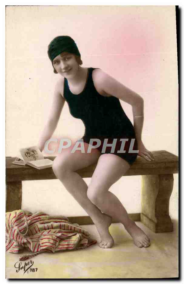 CPA Femme Maillot de Bains 