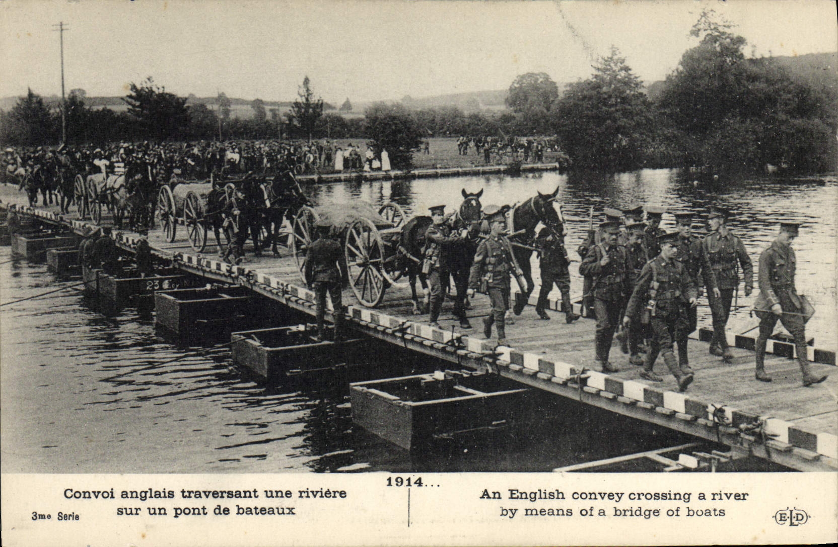 Convoi anglais traversant une rivière — 3me Série — É. Le Doleÿ, imp. 127 bd. Sebastopol, Paris