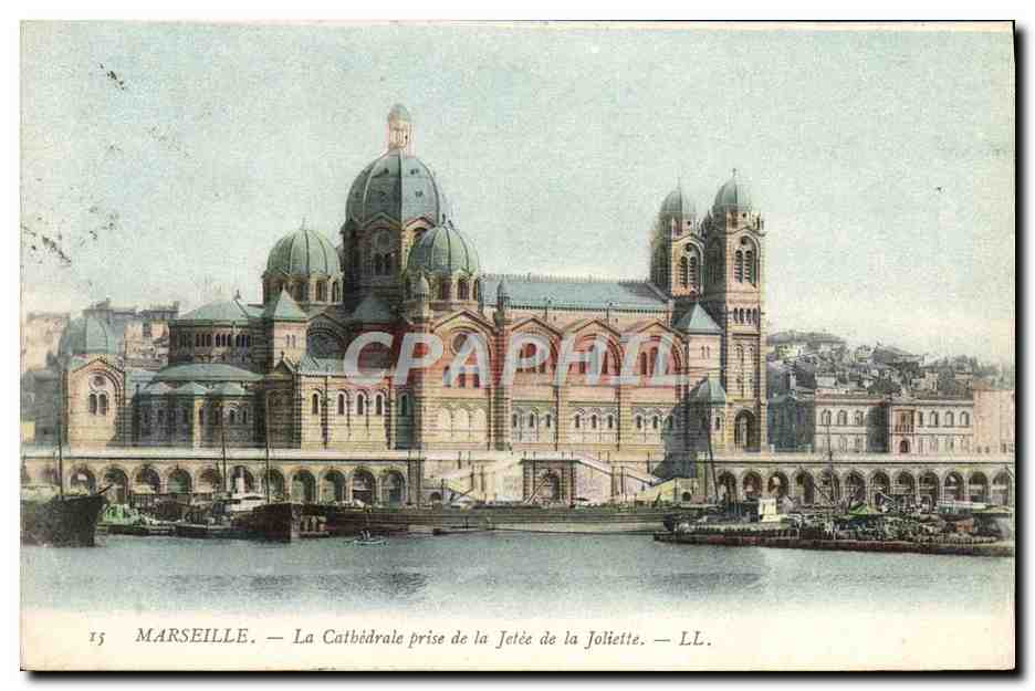 CPA Marseille La Cathedrale Prise de la Jetee de la Joliette