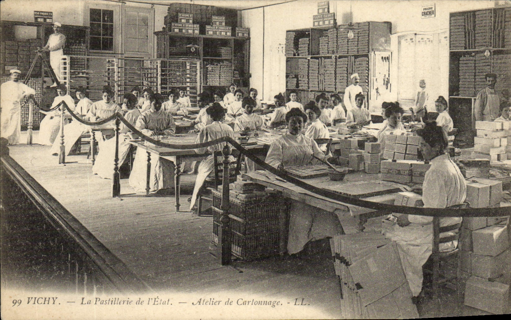Vichy — La Pastillerie de l'État — Atelier de Cartonnage — LL.