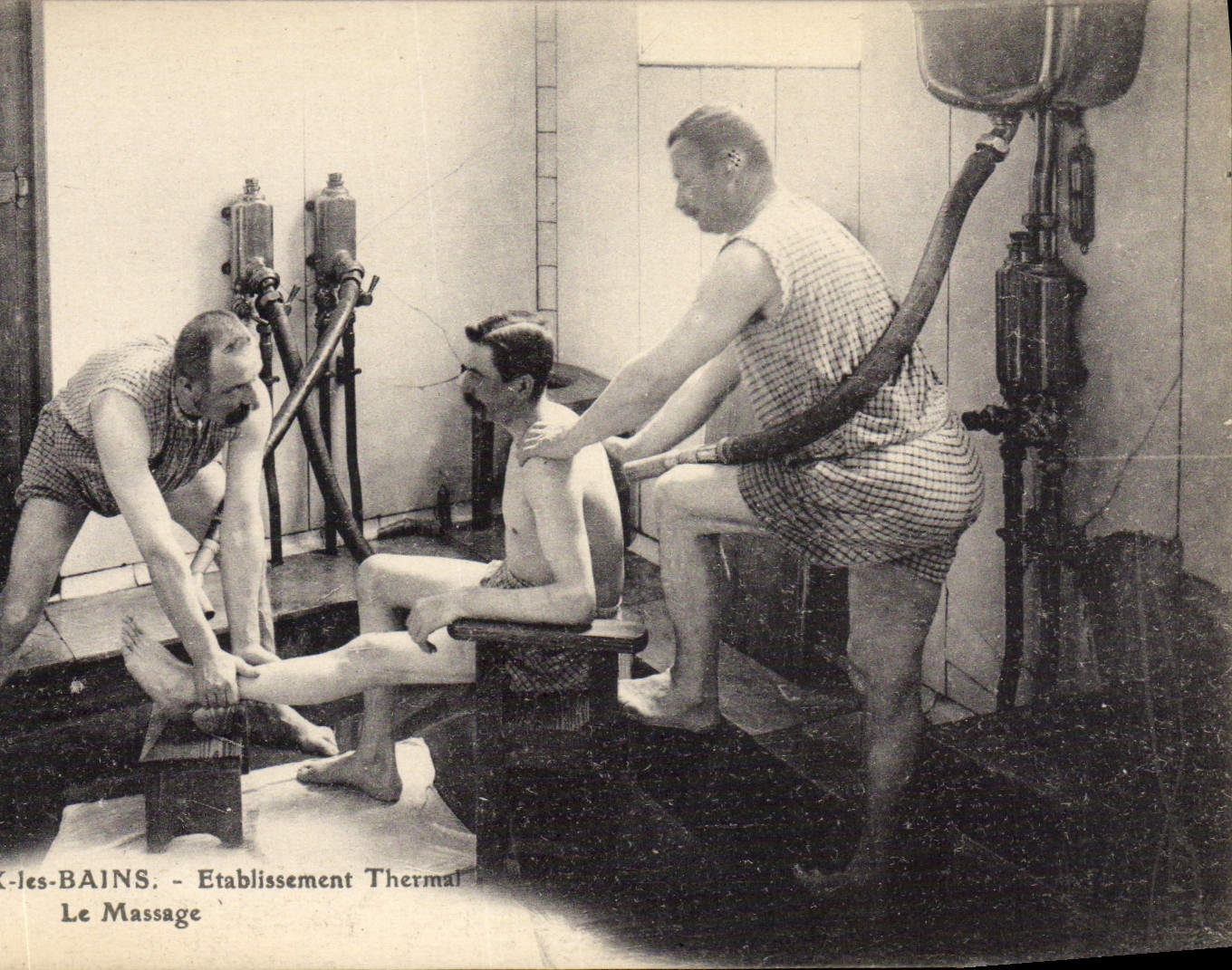 Vichy-les-BAINS — Etablissement Thermal — Le Massage