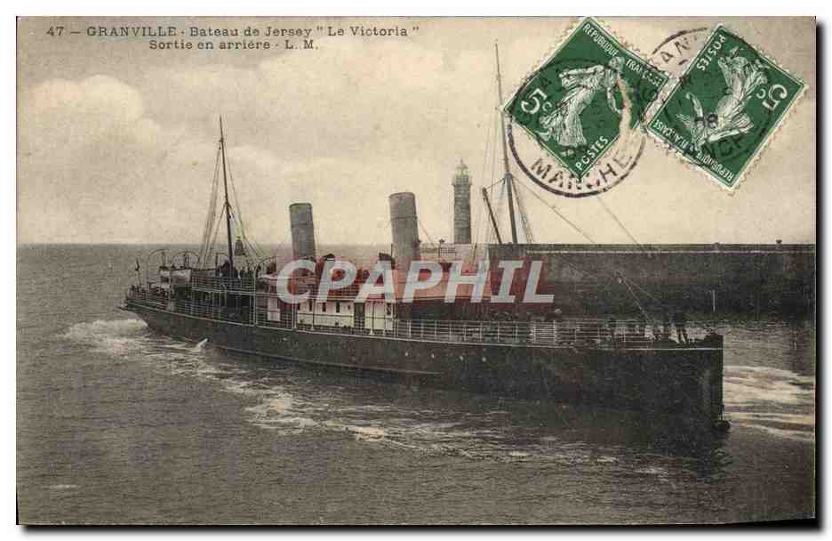 Granville — Sortie en arrière du bateau de Jersey "Le Victoria" — L.M. n°47