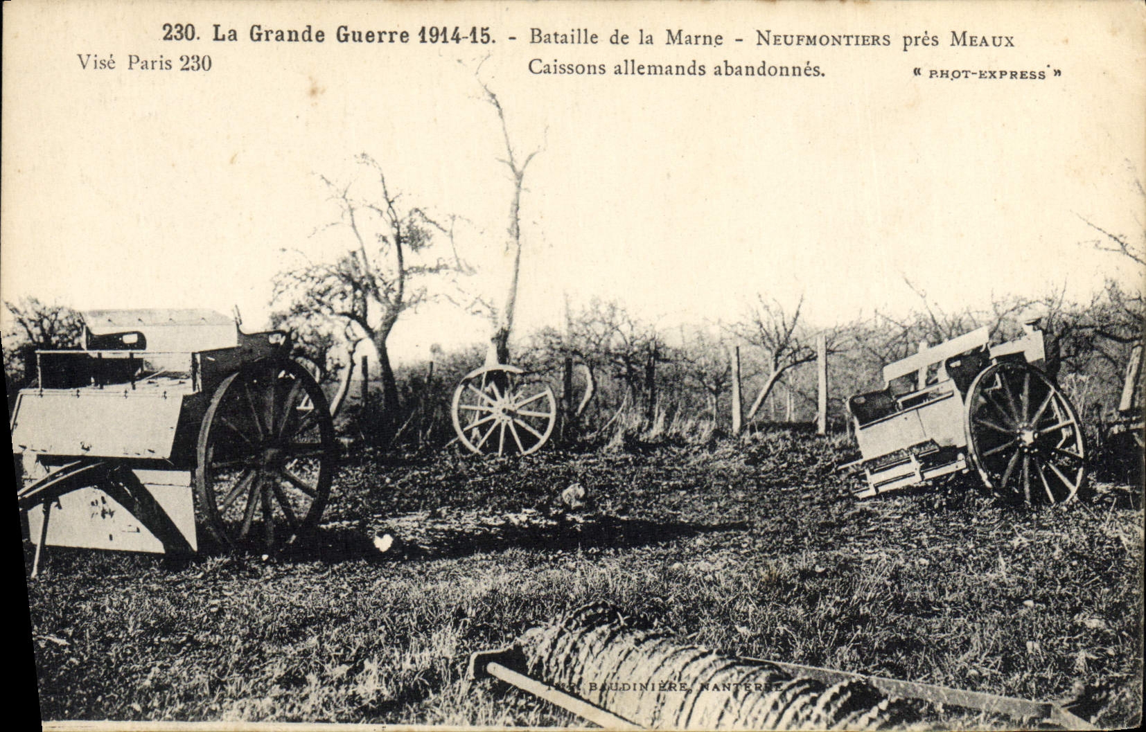Batalla de la Marna - Neufmontiers cerca de Meaux — Cajas alemanas abandonadas — Phot-Express
