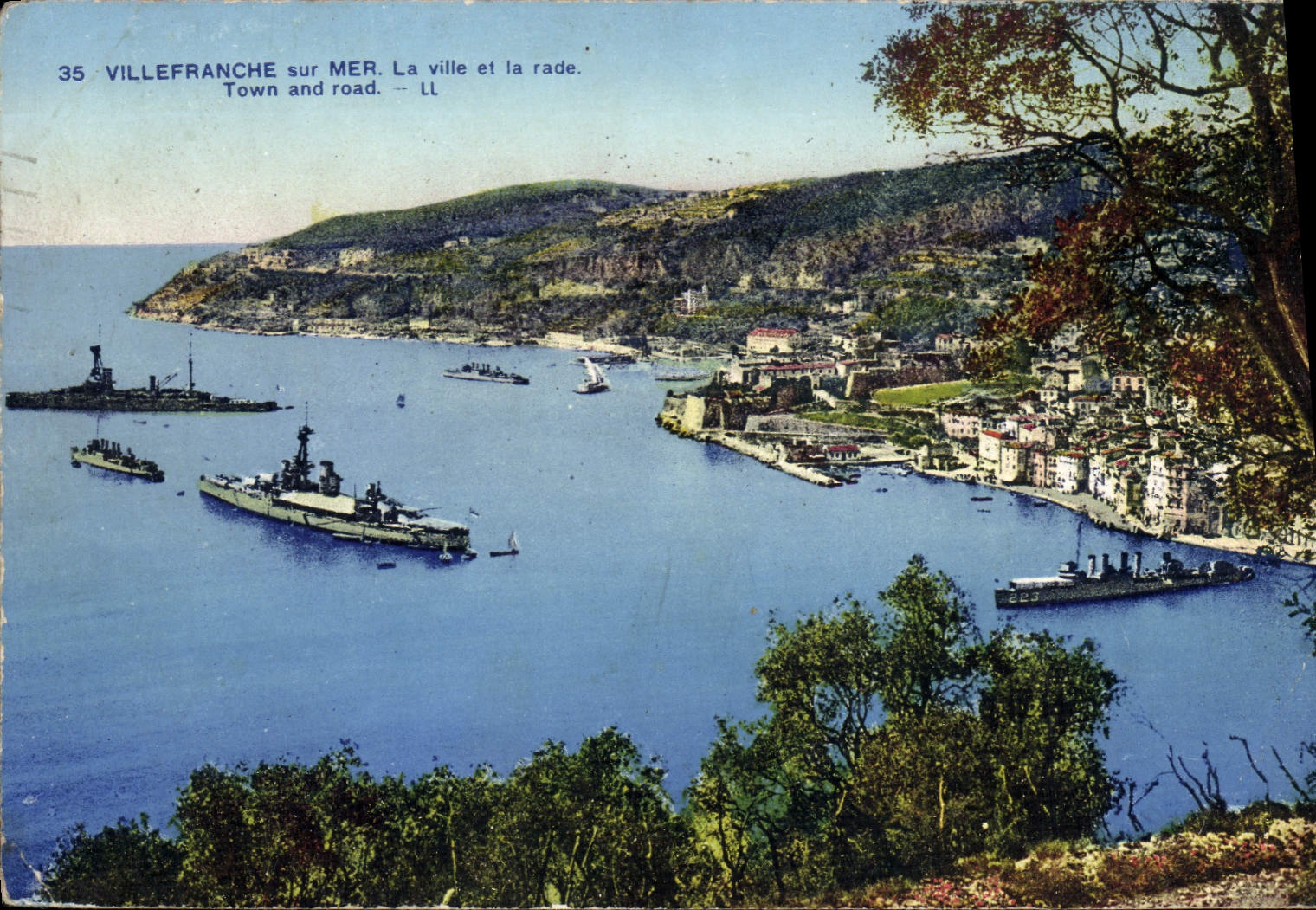 CPA Villefranche Sur Mer La Ville et la Rade Bateaux