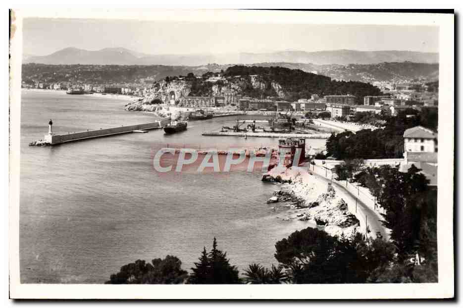 CPM Nice Entree du Port et le Chateau